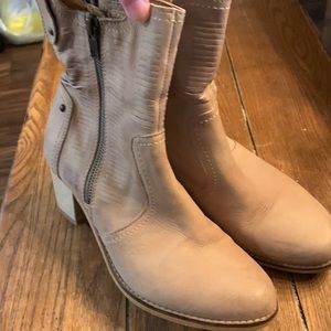 Rebels brand leather western style womens boots